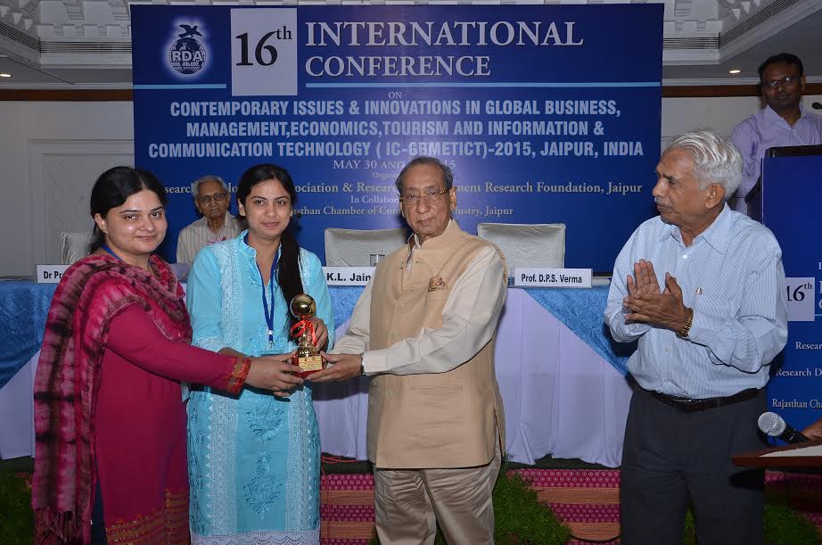 CBS Faculty awarded for Best Research in International Conference