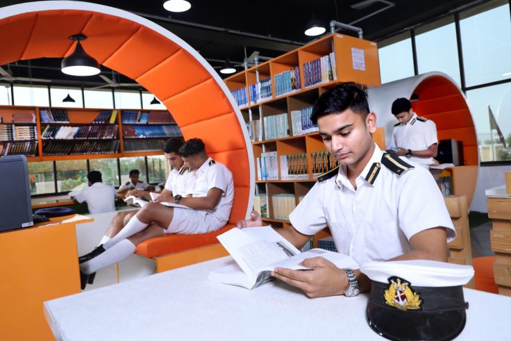 What is the Difference between Nautical Science and Marine Engineering?